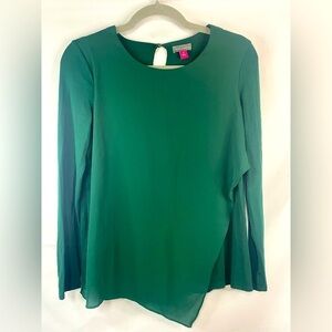 Vince Camuto Kelly green A symmetrical/layered blouse. Dressy and comfortable!